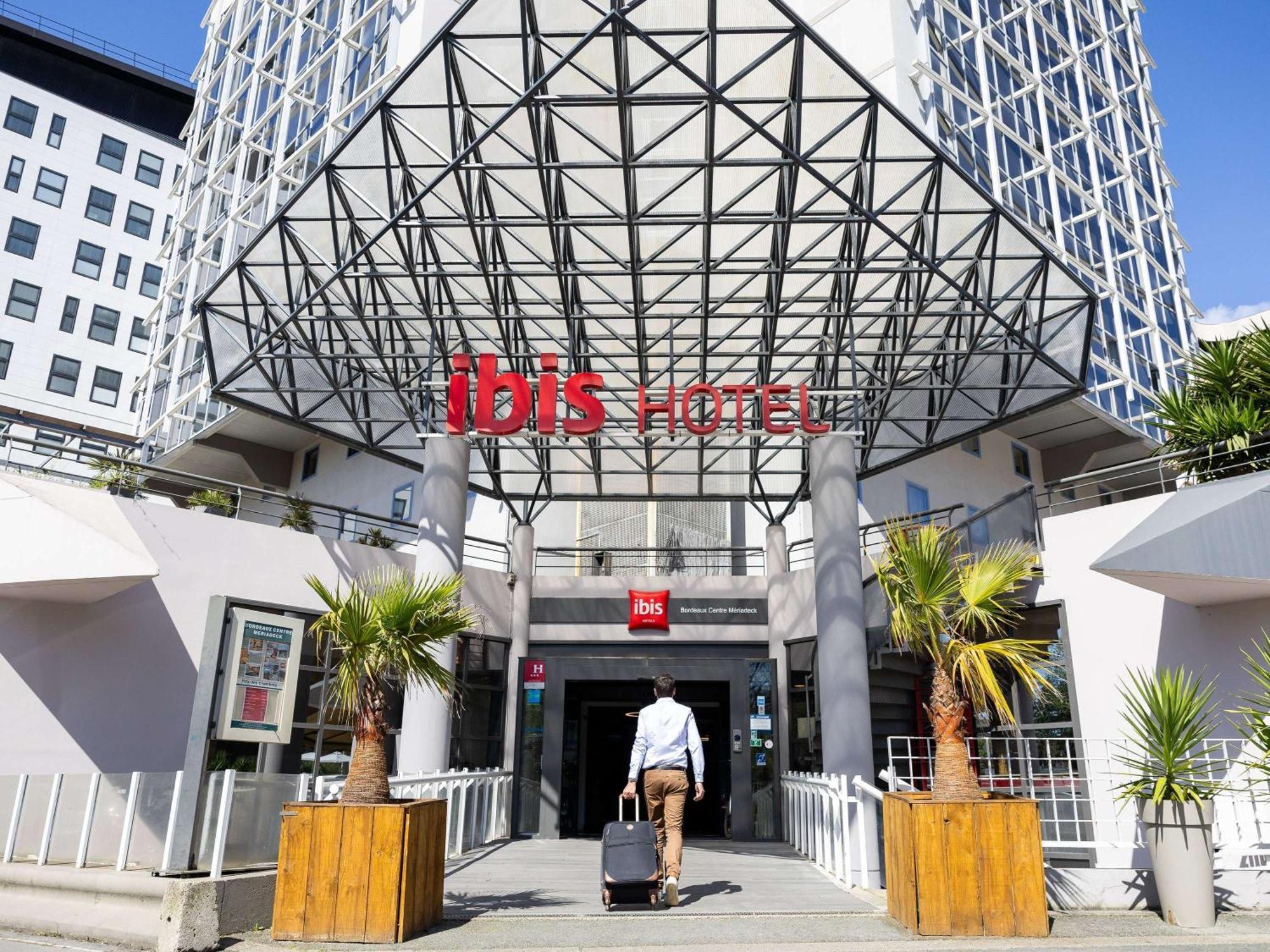 ไอบิส บอร์โดซ์ ซองทร์ เมอเรียเดค Hotel ภายนอก รูปภาพ